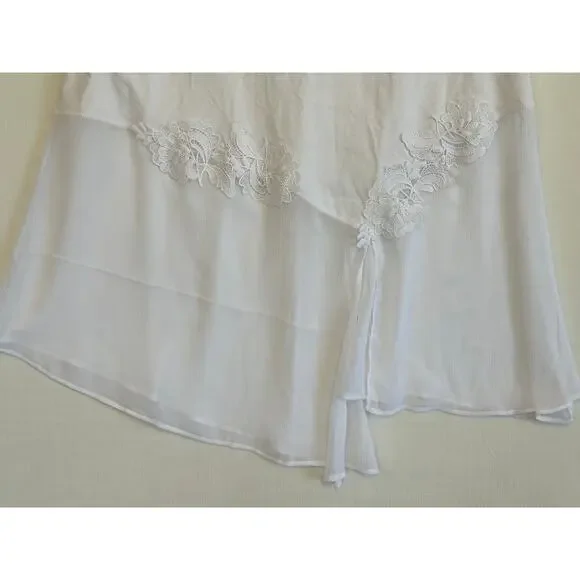 AKEMI + KIN Anthropologie Floral Embellished Women's Sz L White T-Shirt Top NWT - Picture 5 of 16